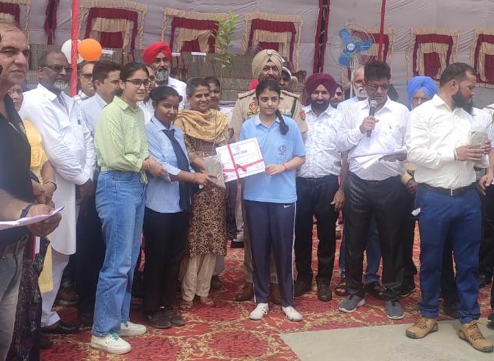 District Topper 2023